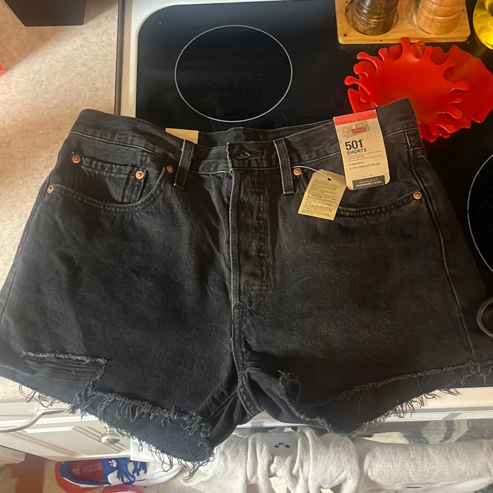NWT Levi short-Size US 10